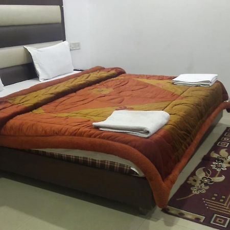 Hotel Popular Amritsar Exterior foto