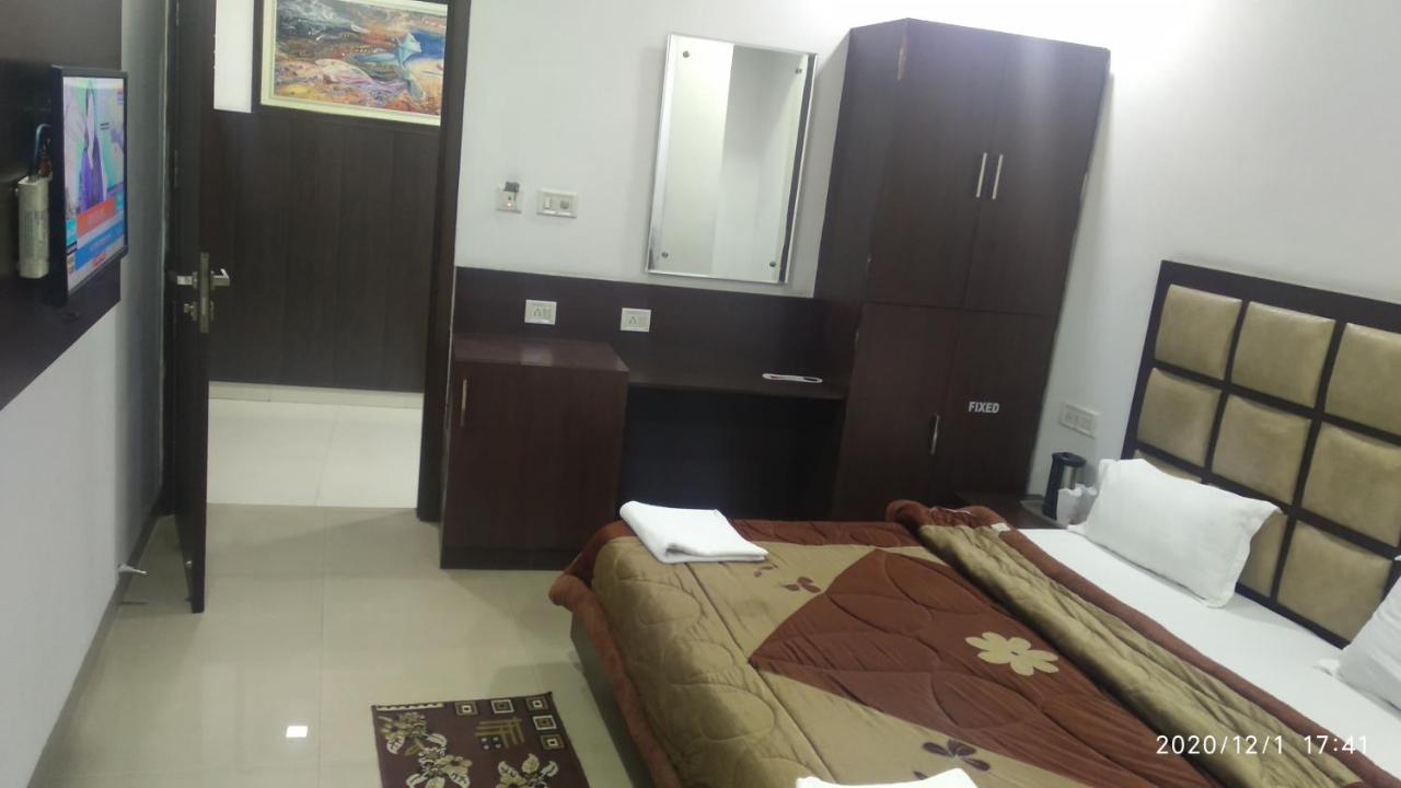 Hotel Popular Amritsar Exterior foto