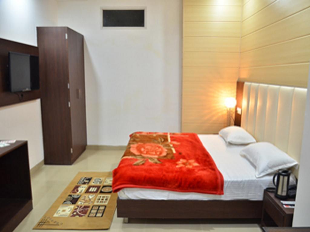 Hotel Popular Amritsar Cameră foto